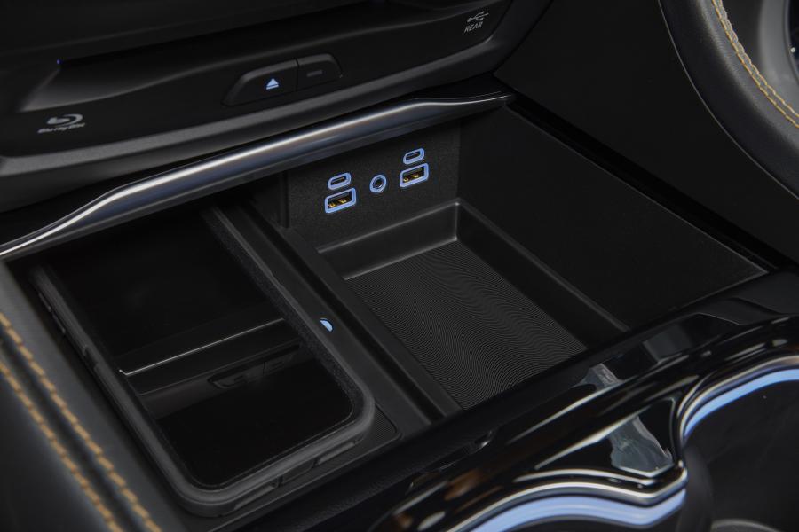 Детали интерьера Chrysler Pacifica Pinnacle AWD (RU) 2020 года  (фото 76 из 82)